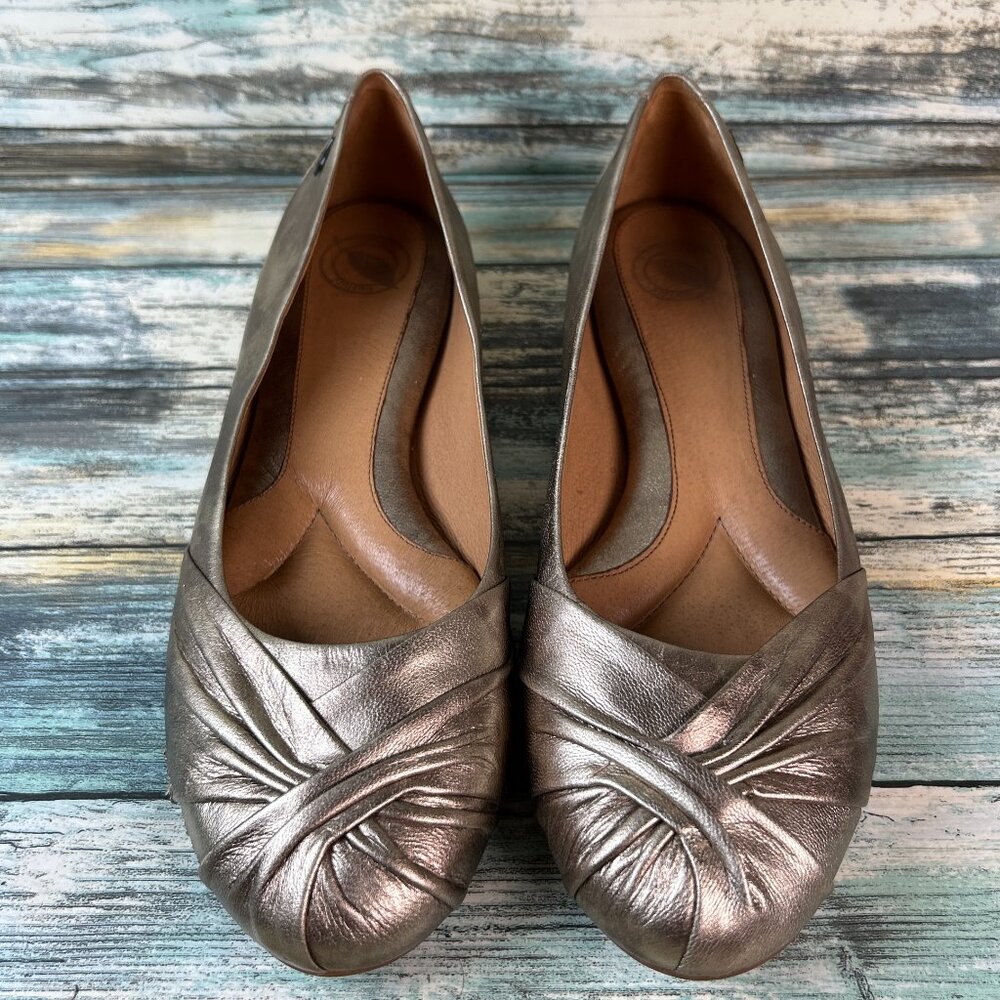 Nurture Flats Size 8.5M Gold Leather Knotted Toe Loafers Dress Formal Work Shoes